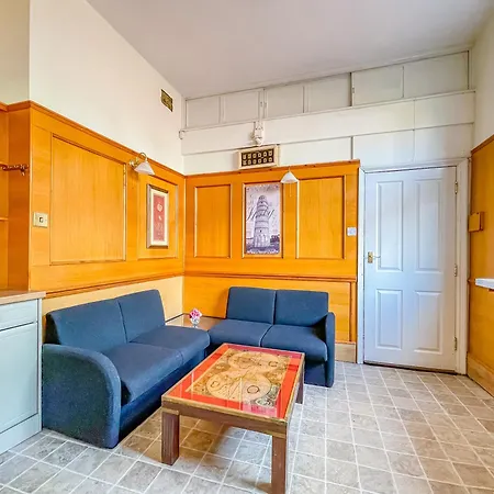 *rc9bc* For Your Relaxed & Cosy + Free Parking + Free Fast Wifi * Homestay