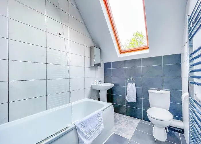 *rc9bc* For Your Relaxed & Cosy + Free Parking + Free Fast Wifi * Homestay Leeds (West Yorkshire)