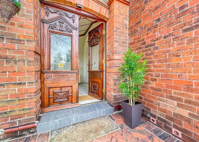 *rc9bc* For Your Relaxed & Cosy + Free Parking + Free Fast Wifi * * リーズ