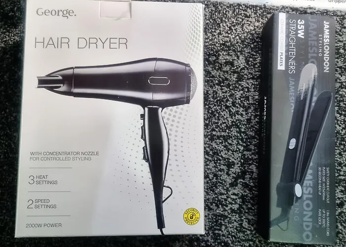 Homestay *rc9bc* For Your Relaxed & Cosy + Free Parking + Free Fast Wifi *