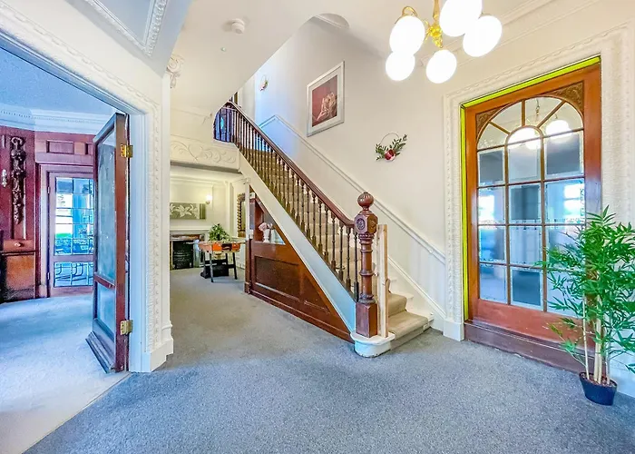 *rc9bc* For Your Relaxed & Cosy + Free Parking + Free Fast Wifi * Homestay *